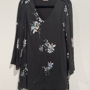 Chic Black Floral V-Neck Blouse